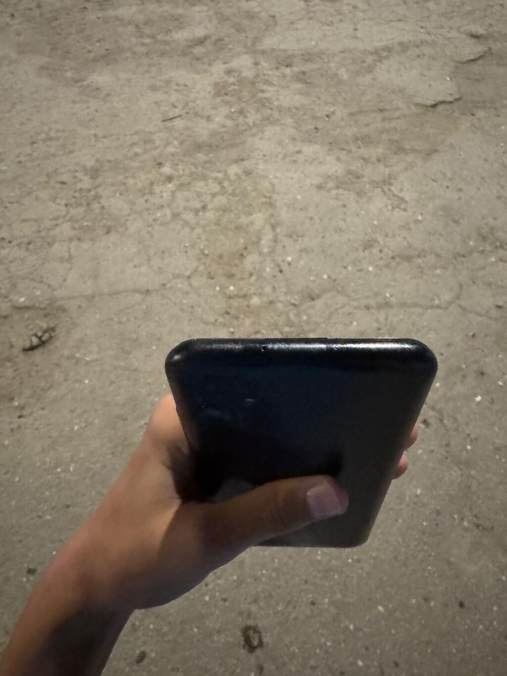 Ağıllı telefon - Rəng: qara - Korpus: yuvarlaq kənarlı, birləşmiş — Digər smartfonlar, Bakı