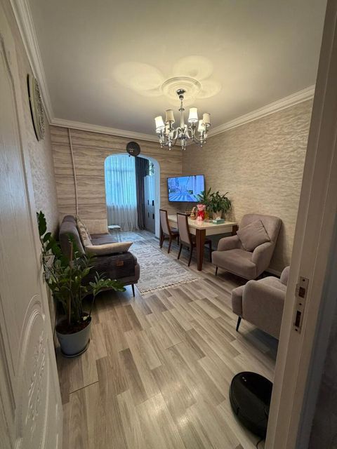 Satılır 3 otaqlı köhnə tikili 74 m² — Bakı
