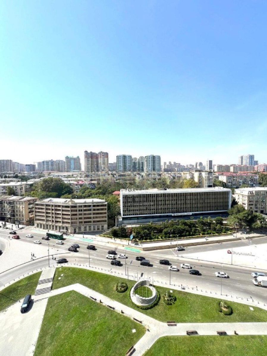 Satılır 3 otaqlı yeni tikili 175 m² — Mənzil, Bakı (2)
