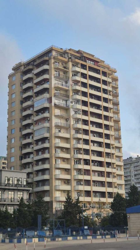 Satılır 3 otaqlı yeni tikili 143 m² — Bakı
