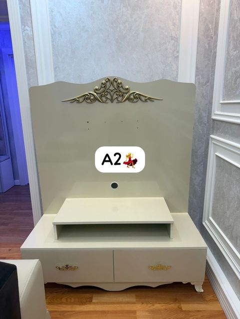 AYNUR2 Tv stend satılır Qiymət 45 azn Ünvan hovsan 8303 — Bakı
