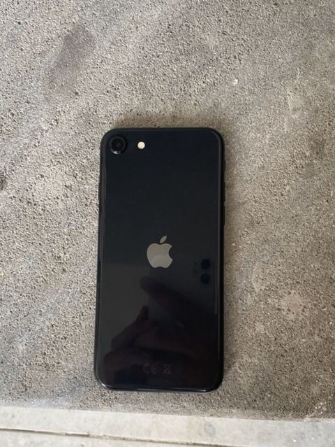 IPhone SE 2020, 64 GB, Qara, Barmaq izi — Xırdalan