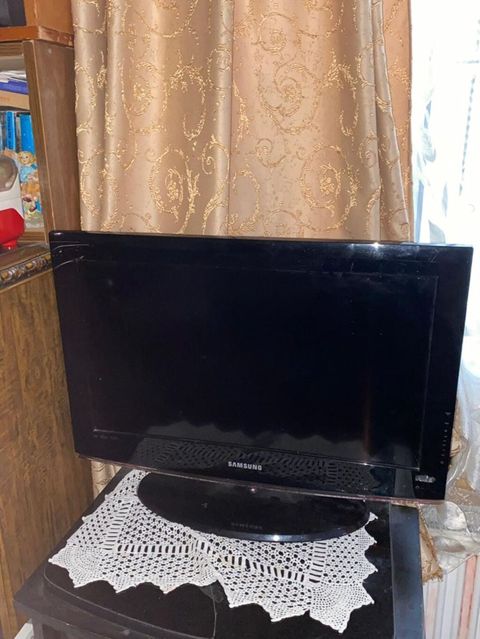 İşlənmiş Televizor Samsung LCD Ünvandan götürmə — Bakı