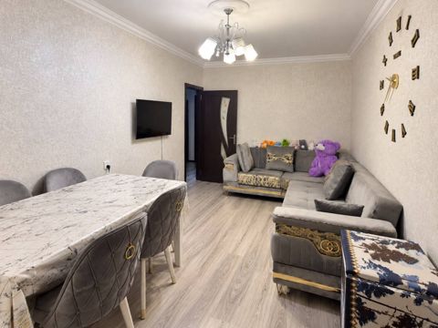 Satılır 2 otaqlı köhnə tikili 68 m² — Bakı