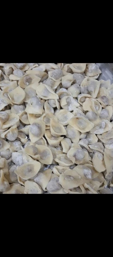 Əl düyümü ev üsulu pelmeni/düşbərə - Tərkib: buğda unundan yoğrulmuş — Masazır