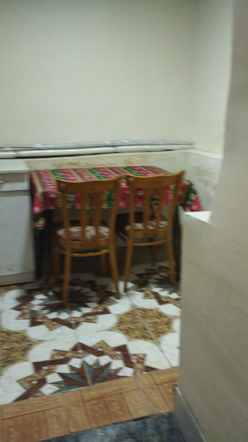 Kirayə otaq – mebellə təmin olunmuş metro İnsaatcilara yaxin Gizlara — Mənzil, Bakı (4)