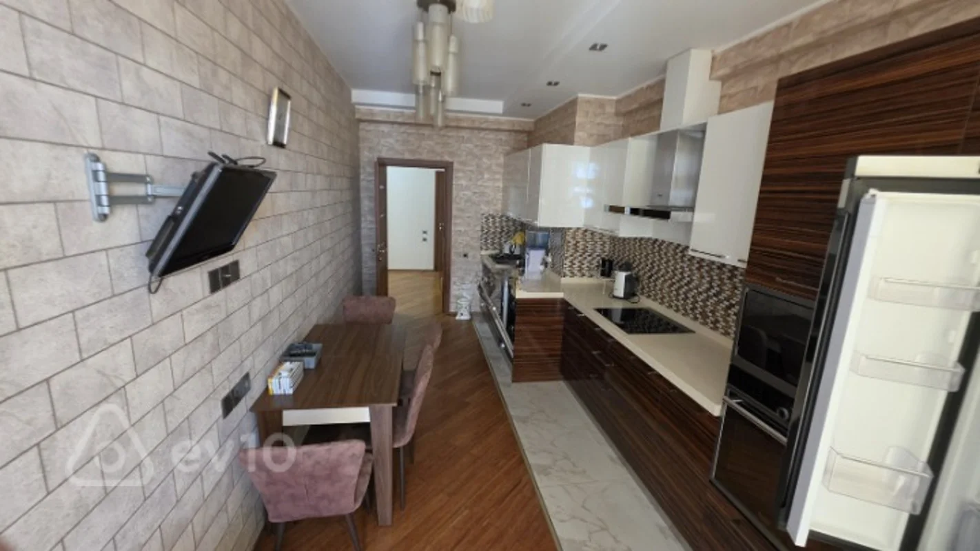 4 otaqlı mənzil, 175 m², Bülbül prospekti — kirayə — Mənzil, Bakı (9)