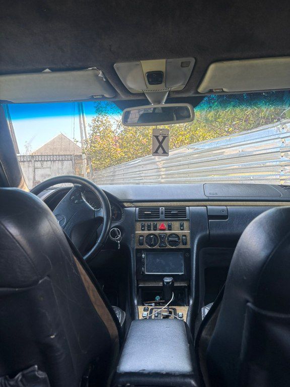 Mercedes E 220, 2.2 L, 1998 il, 100 000 km 99-CS-562 — Avtomobillər, Oğuz (10)