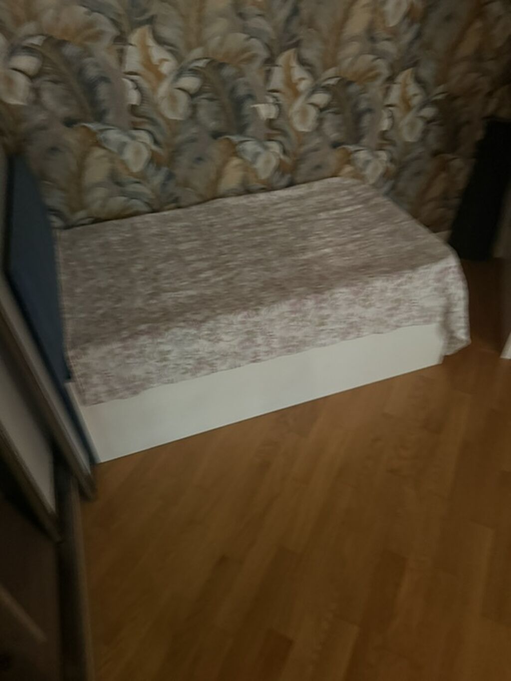 Ağ rəngli tək nəfərlik çarpayı - Ölçü təxmini: 90x190 sm (fotolara — Yataqlar, Bakı (2)