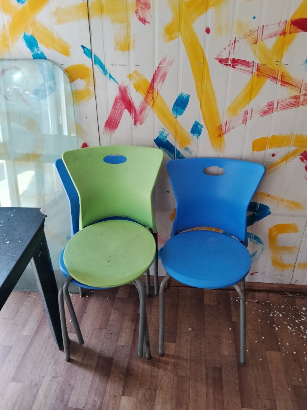 2 ədəd qatlanan stol, 2 ədəd plastik stul, 5 ədəd plastik metal — Masalar və stullar, Bakı (2)
