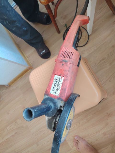 Laqunda künç daşlayıcı (Angle Grinder) – Siemens ST1-630/230 Texniki — Bakı