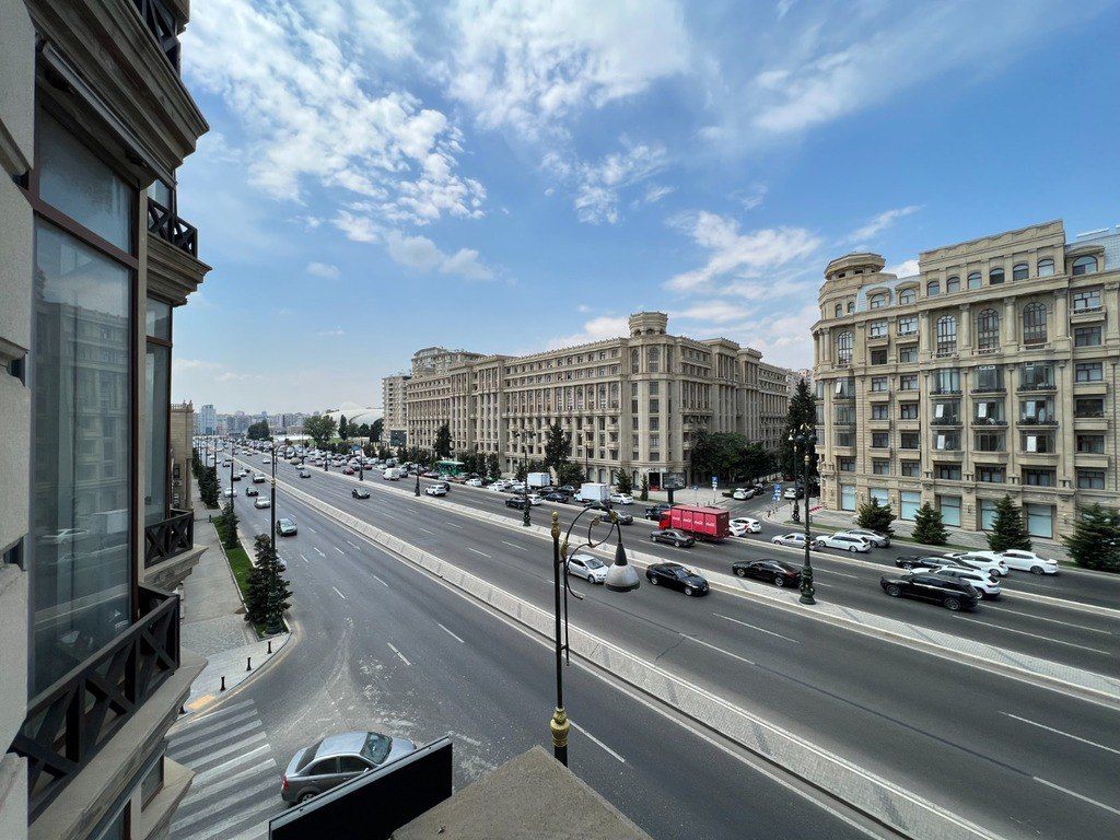 7-otaqlı yeni tikili, Heydər Əliyev pr., 275 m² — Mənzil, Bakı