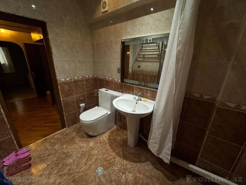 Kirayə verilir 2 otaqlı Mənzil Köhnə tikili 75 m² Bakı, Səbail r., Bayıl — Mənzil, Bakı (7)