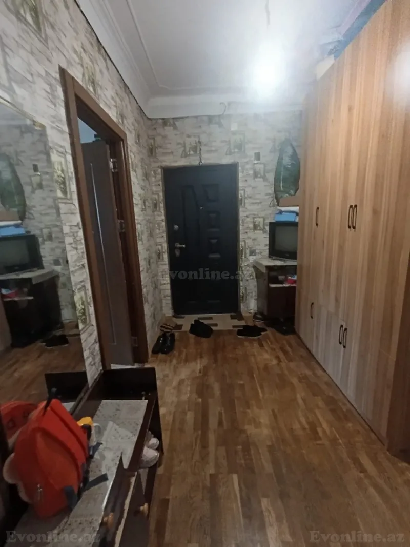 Satılır 3 otaqlı Mənzil Köhnə tikili 80 m² Bakı, Binəqədi r., Azadlıq prospekti m., 8-ci mikrorayon — Mənzil, Bakı (3)