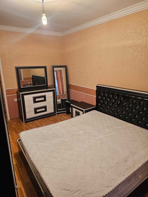 İcarəyə verilir 4 otaqlı köhnə tikili 100 m² — Bakı