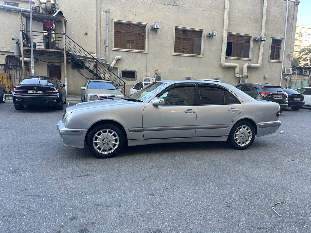 Mercedes E 220, 2.2 L, 2000 il, 297 000 km 99-XU-530 — Avtomobillər, Bakı (2)