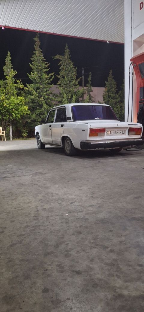 VAZ (Lada) 2107: 1.6 l 2001 il Sedan — Mingəçevir