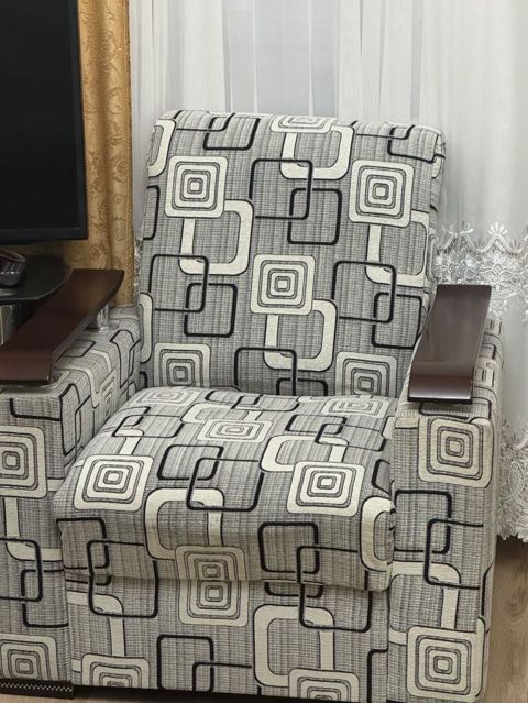 Kreslo – geniş və rahat oturacaq - Model: yumşaq oturacaqlı, hündür — Armchairs