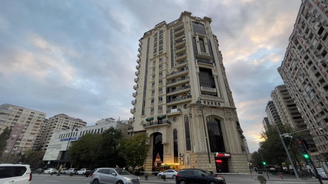 Satılır 4 otaqlı yeni tikili 278 m² — Mənzil, Bakı