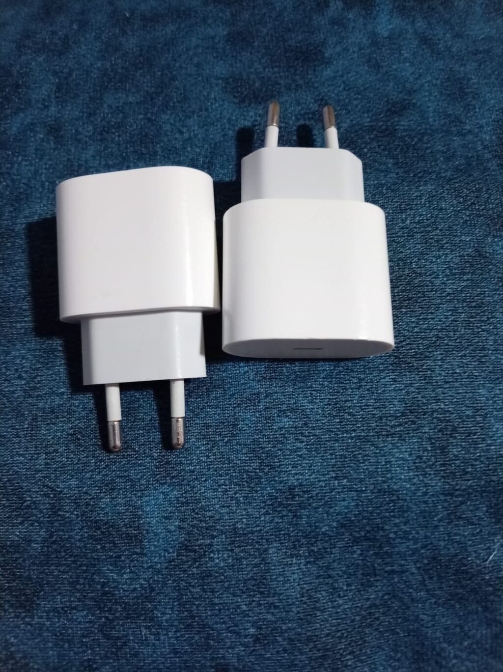 Apple iPhone adapter satilir bir ədədi 30 m az işlənin təzə kimidi — Şarj cihazları, Bakı
