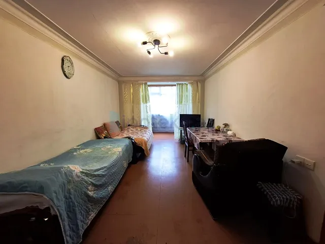 Satılır: 3 Otaq, Köhnə tikili, Nizami r., 8-ci km q., 70.00 m² — Bakı