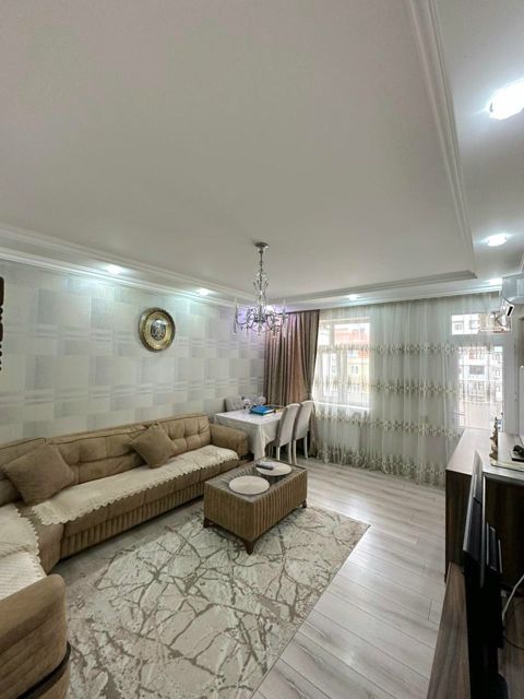 Satılır 4 otaqlı köhnə tikili 110 m² — Bakı