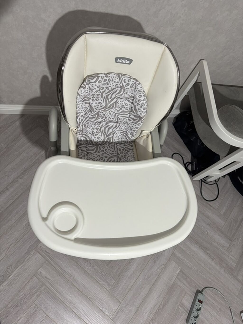Kidilo uşaq yemək stulu - Rəng: açıq bej/boz tonları, naxışlı yumşaq — Qidalandırma stulları, Digah (3)