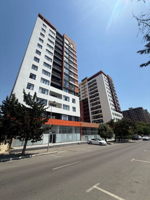 Satılır obyekt 750 m² — Bakı