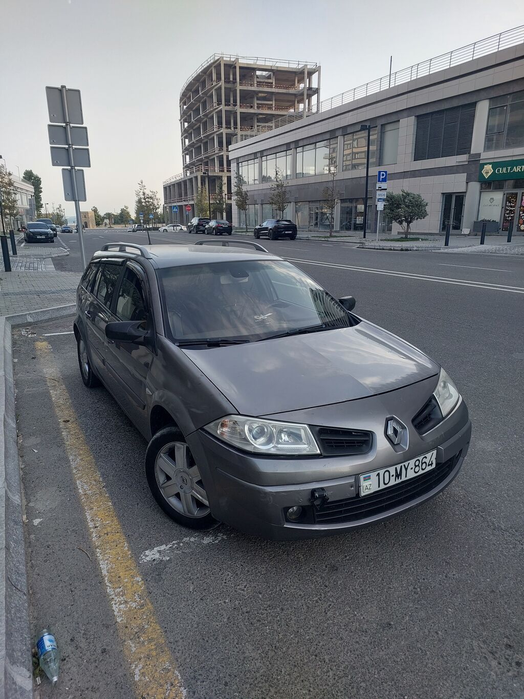 Renault Megane Grandtour (universal), boz rəng. Əsas xüsusiyyətlər 10-MY-864 — Avtomobillər, Digah