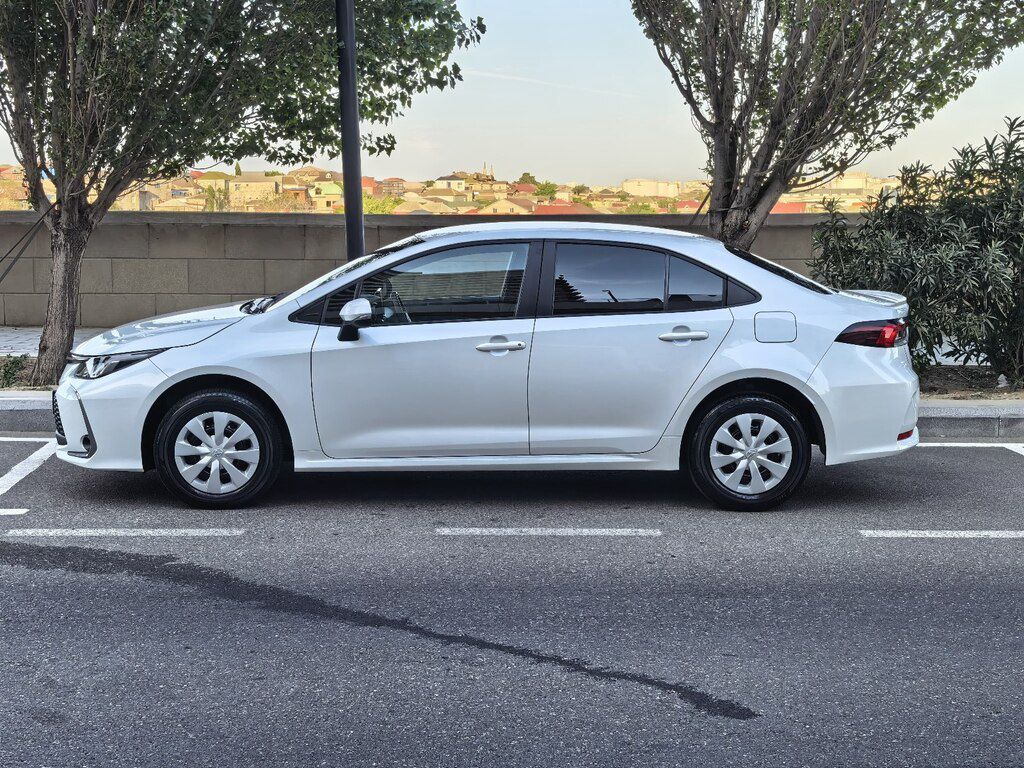 Toyota Corolla, 1.8 L, 0.85 kWh, 2024 il, 13 892 km — Avtomobillər, Bakı (3)