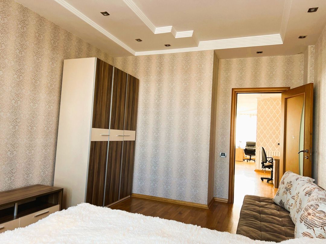 İcarəyə verilir 3 otaqlı yeni tikili 190 m² — Mənzil, Bakı (10)