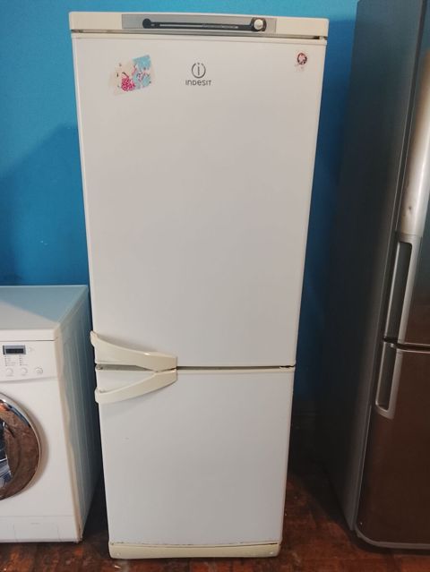 Indesit iki qapılı soyuducu - Brend və model: Indesit (üst kamera — Gəncə