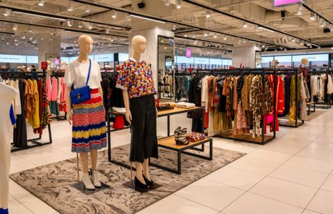 Satılır obyekt 390 m² — Bakı