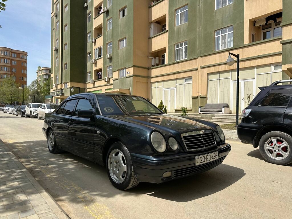 Mercedes-Benz E 320: 2 l 1996 il Sedan 20-ED-498 — Avtomobillər, Bakı