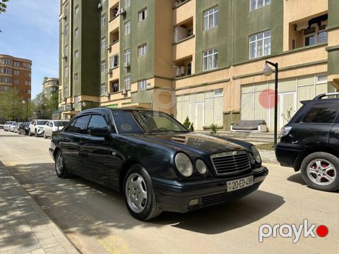 Mercedes-Benz E 320: 2 l 1996 il Sedan — Bakı