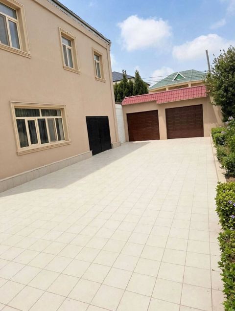 Bağ evi, 28 may m — Bakı