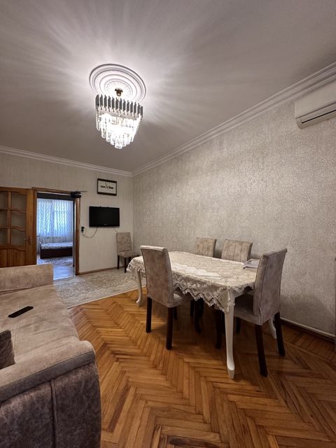 Satılır 3 otaqlı köhnə tikili 85 m² — Bakı