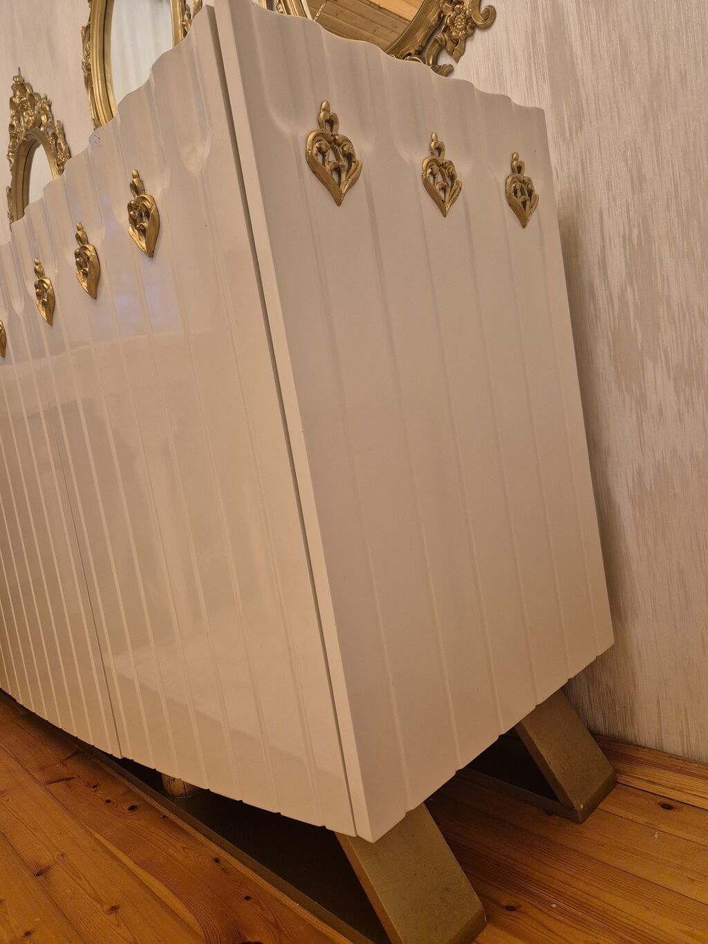 Ag rengde kamod icerisi genis tutumludur.Material Mdf masin — Şkaflar, Digah (4)