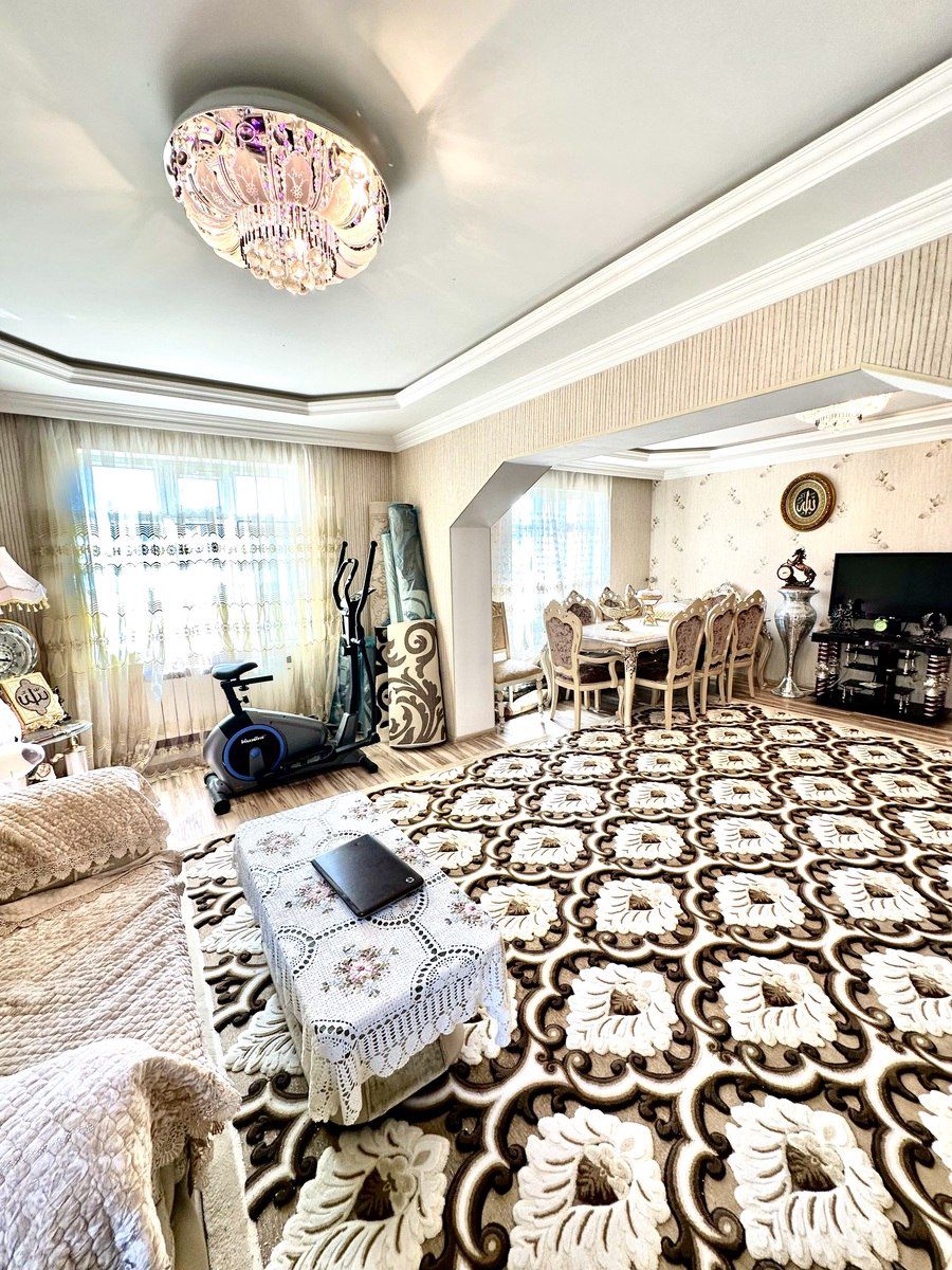 Satılır 5 otaqlı köhnə tikili 120 m² — Mənzil, Bakı