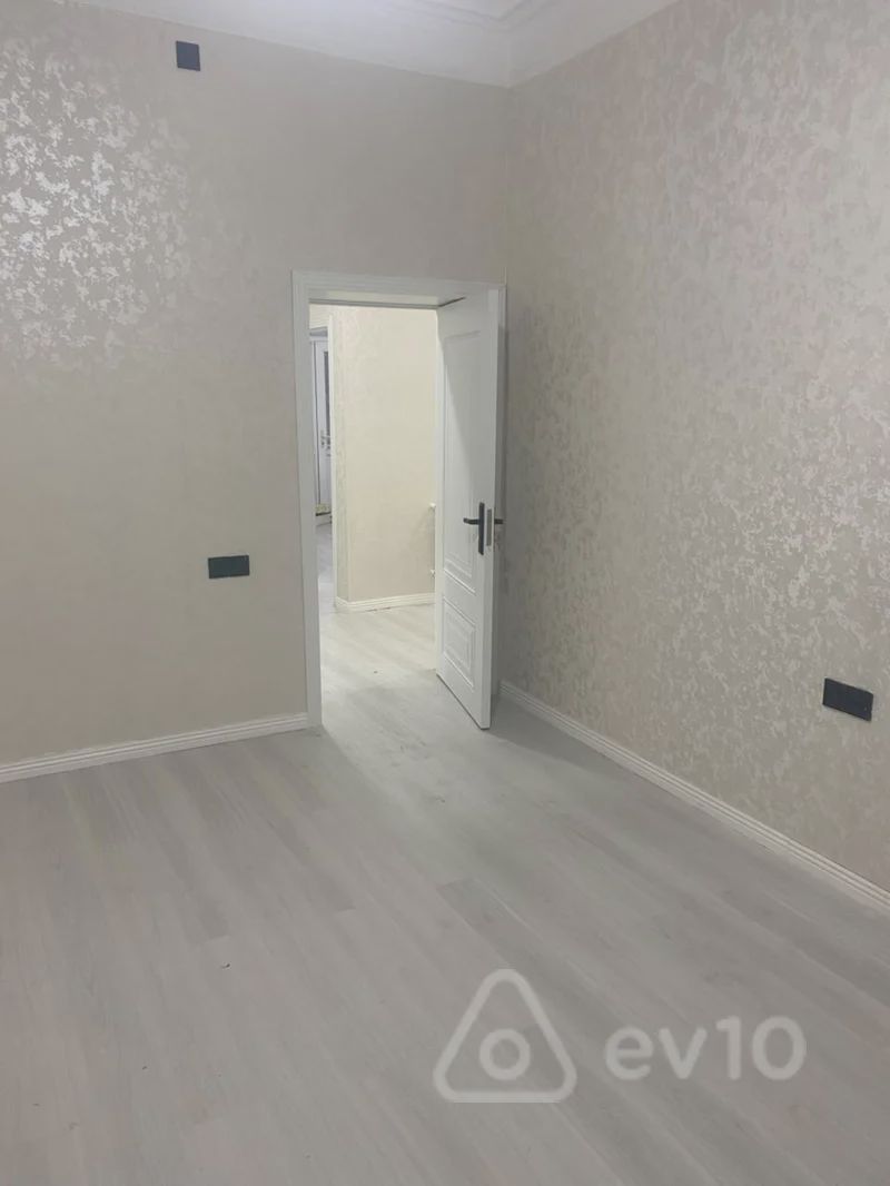 For sale: 2-room apartment (old building), 55 m² — Mənzil, Bakı (2)