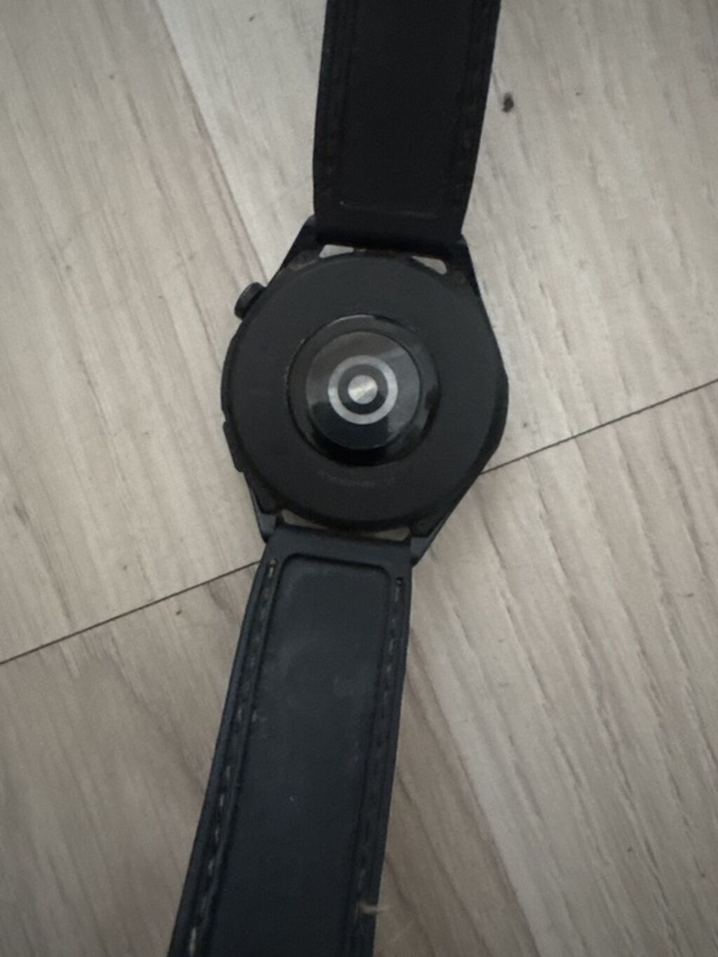 Ağıllı saat – dairəvi sensor ekran, idman üslublu bezel və yan idarə — Ağıllı saatlar, Bakı