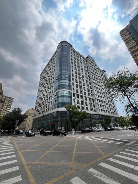 Satılır 4 otaqlı yeni tikili 171 m² — Bakı