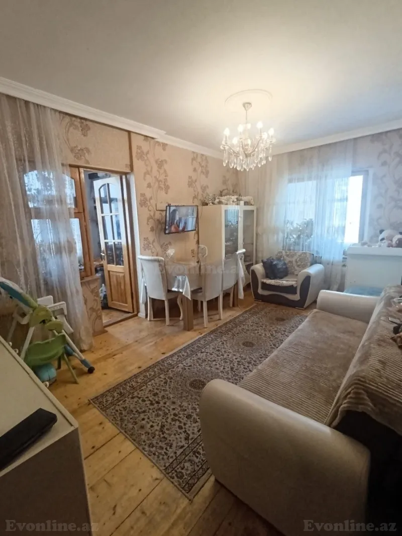 Satılır 3 otaqlı Mənzil Köhnə tikili 80 m² Bakı, Binəqədi r., Azadlıq prospekti m., 8-ci mikrorayon — Mənzil, Bakı