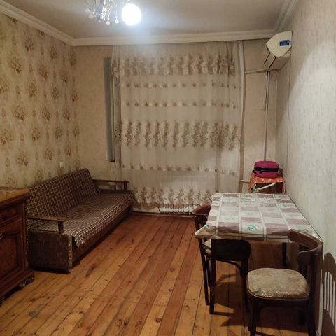 Satılır 2 otaqlı köhnə tikili 60 m² — Bakı