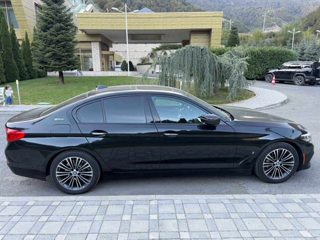 BMW 530e, 2.0 L, 12 kWh, 2018 il, 180 000 km — Avtomobillər, Bakı (4)