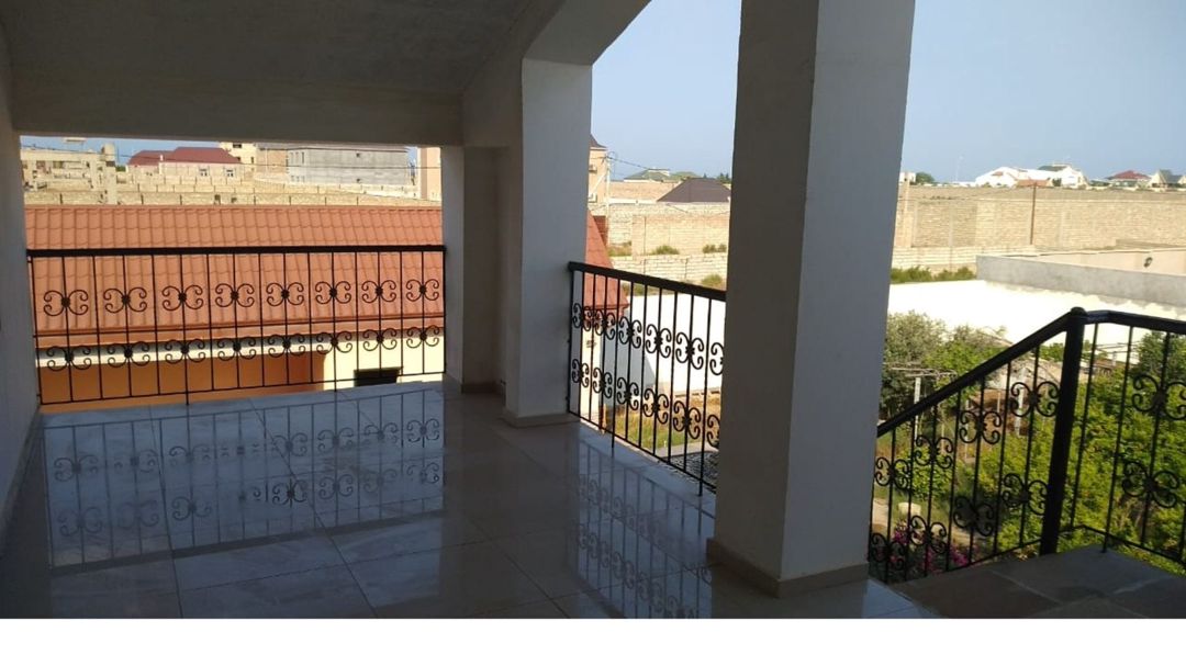 Satılır 4 otaqlı həyət evi/bağ evi 140 m² — Ev, villa, Bakı (6)