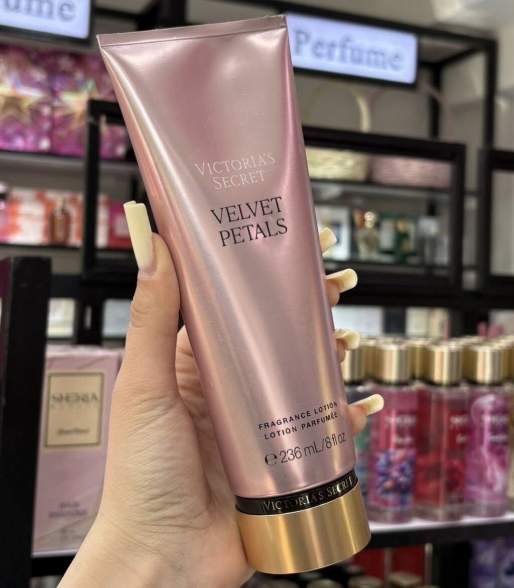 Victoria’s Secret Velvet Petals – ətirli bədən losyonu - Həcm: 236 ml — Bədən qayığı, Bakı