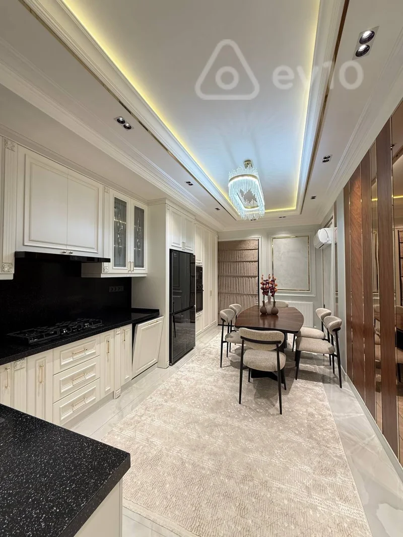 3 otaqlı mənzil, 128 m², Qarabağ atları meydanı — kirayə — Bakı