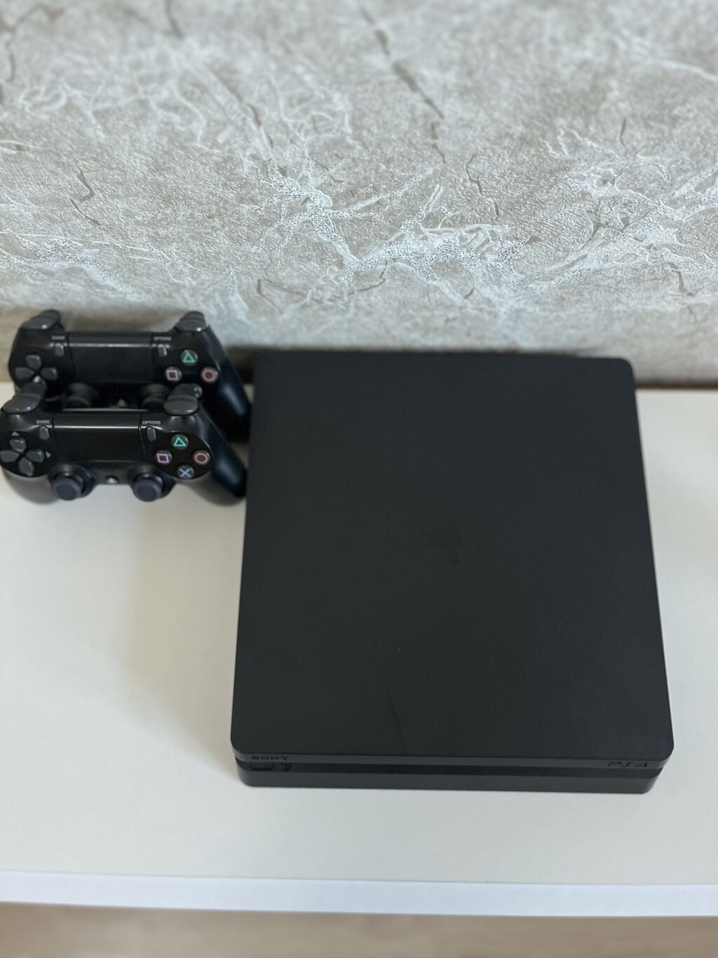 Playstation 4 slim model 1 TB yaddaş çox ideal vəziyyətdə.Prişifka — Oyun konsolları, Saray (2)