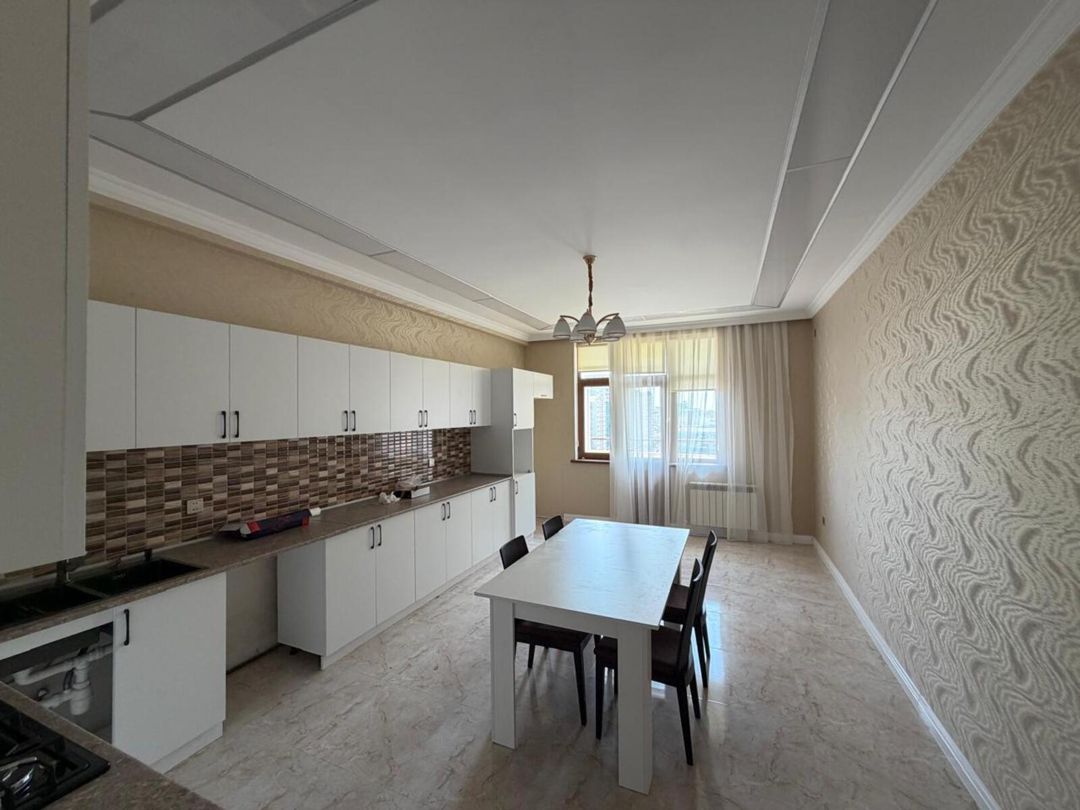 İcarəyə verilir 4 otaqlı yeni tikili 240 m² — Mənzil, Bakı (10)